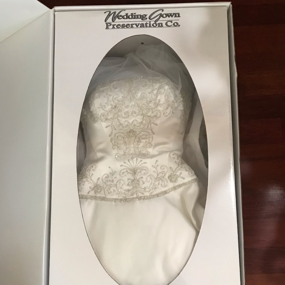 Wedding dress